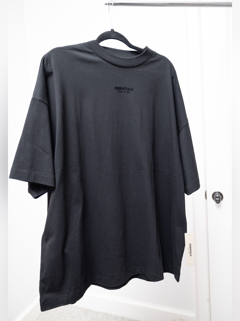 Fear of God Essentials Men's Black Logo T-Shirt - M - Brand NEW with tags